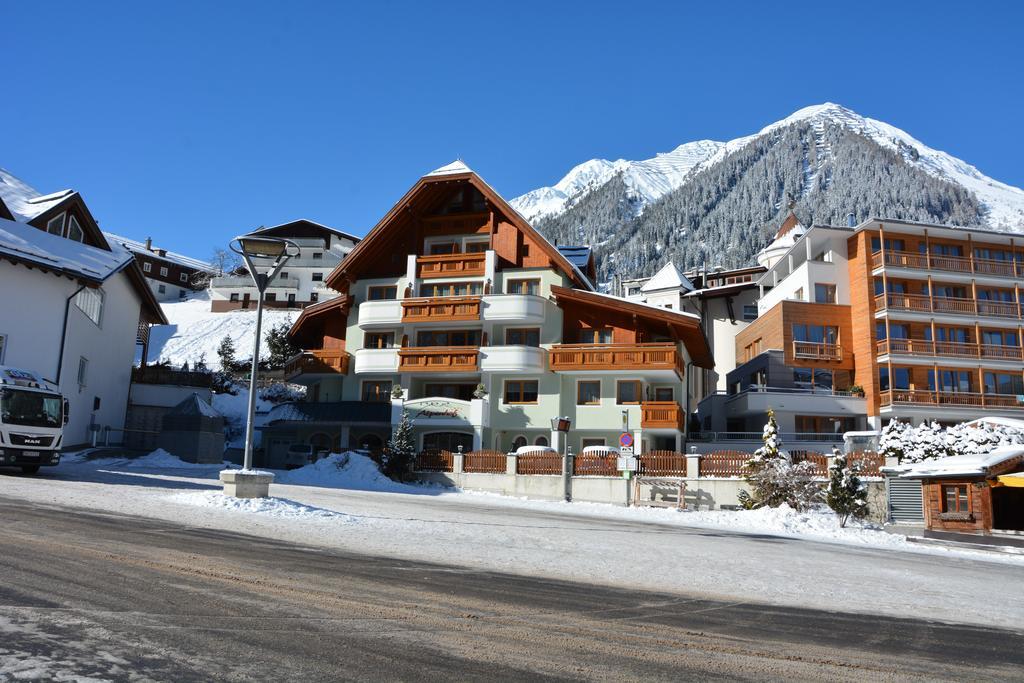 Hotel Garni Alpenhof Ischgl Exterior photo